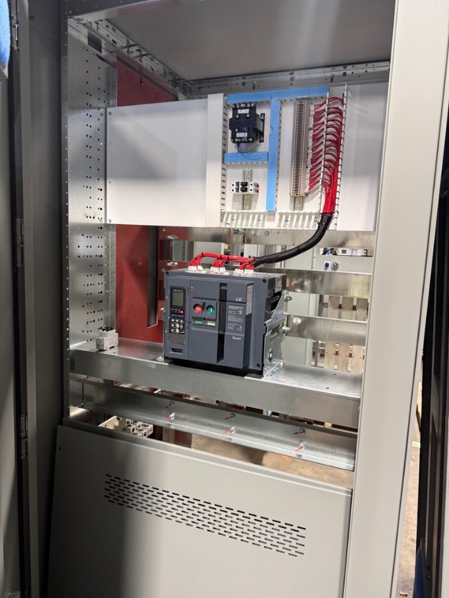 Electrical distribution cabinet